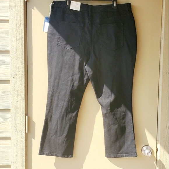 Universal Thread Black High Rise Boot Crop Jeans - Picture 3 of 8